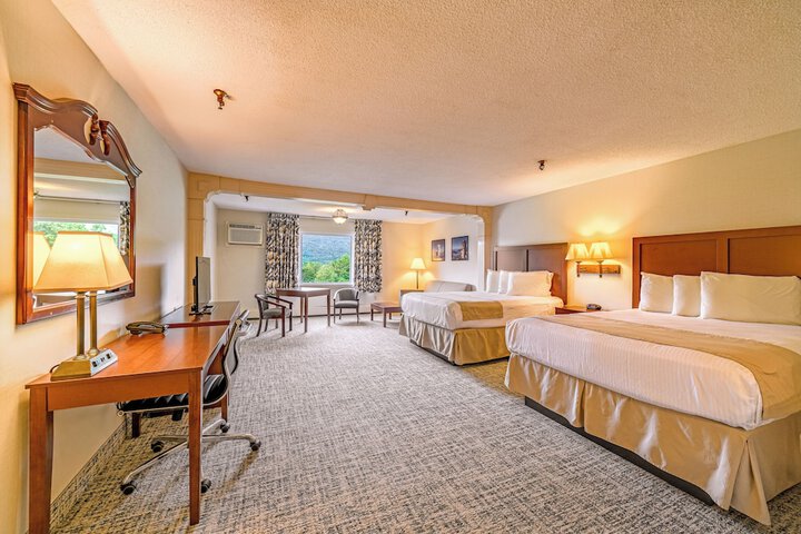 Town and Country Inn & Resort