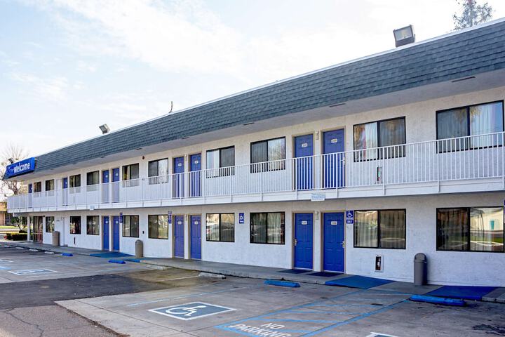 Hotel 7 of 35