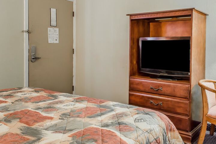 Room 16 of 32