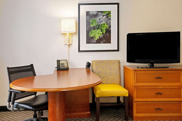 Room 11 of 25