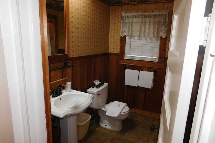 Room 48 of 96