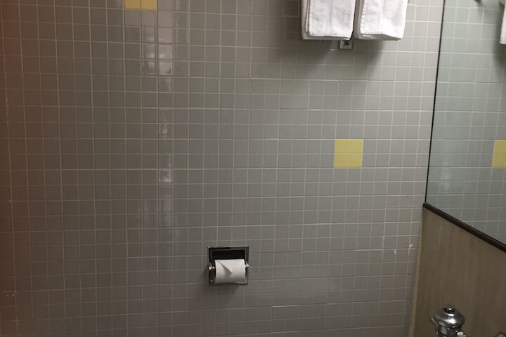 Room 40 of 46