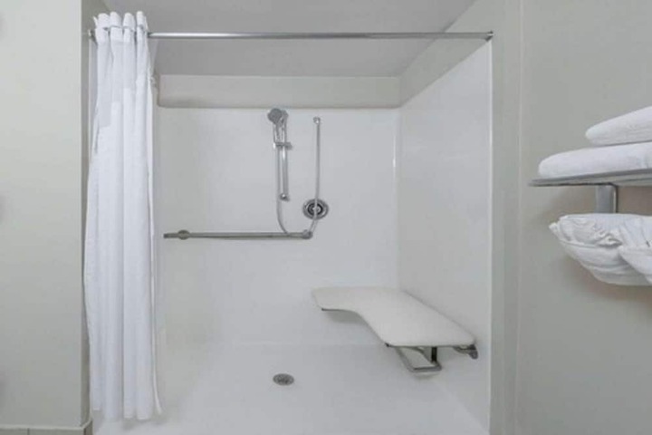 Room 12 of 22