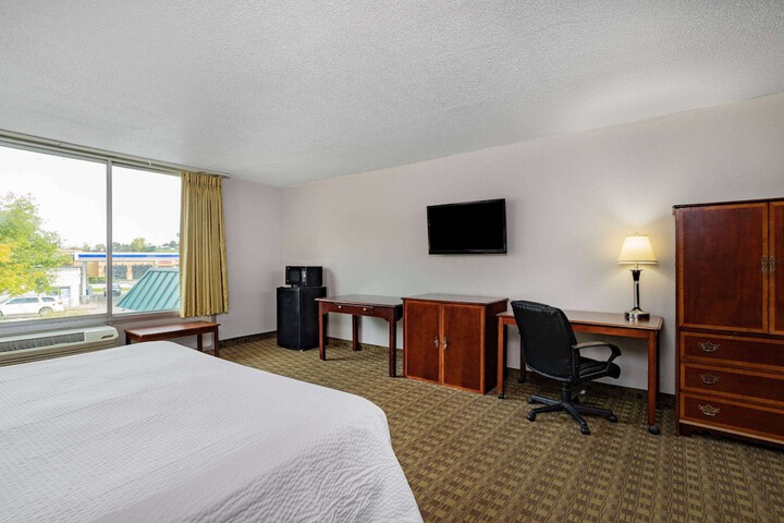 Room 13 of 21