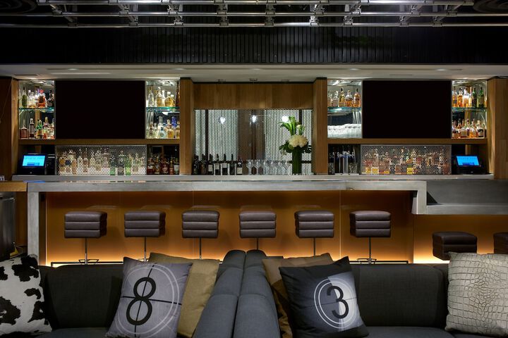 Lounge 87 of 101