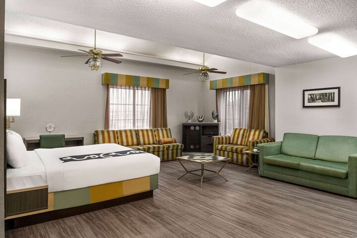 Room 15 of 31