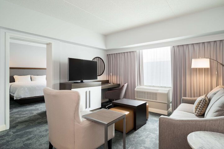 Room 17 of 34