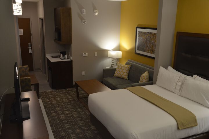 Room 27 of 45