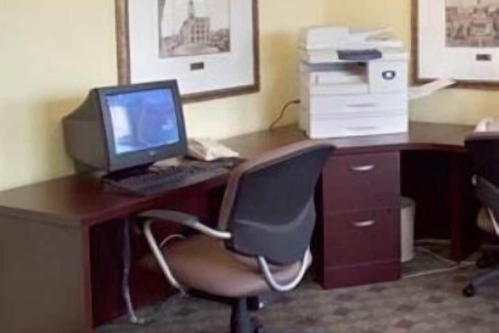 Business Center 26 of 26