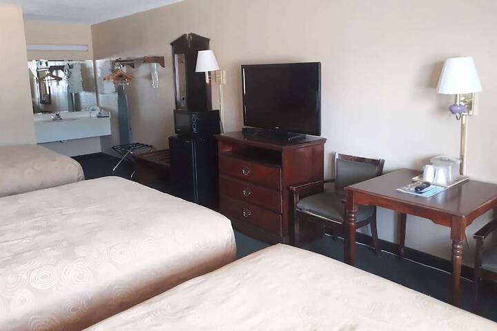 Room 21 of 28