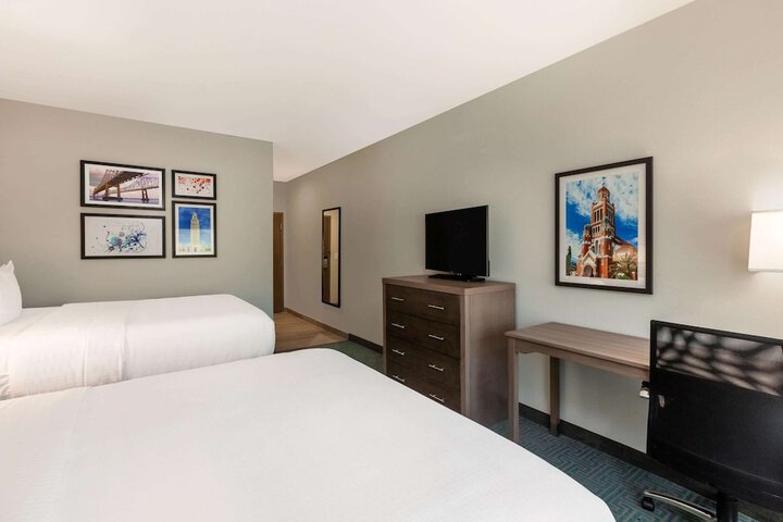 Room 19 of 33