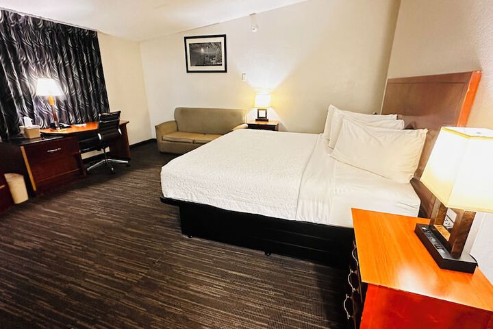Room 27 of 34