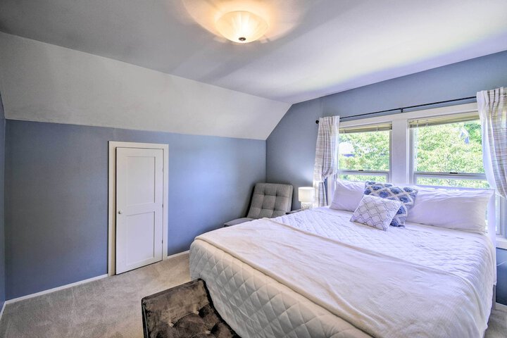 Direct Beach Access: Getaway on Port Orchard!