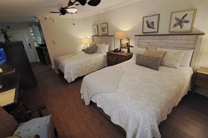 Saint Simons Inn by the Lighthouse