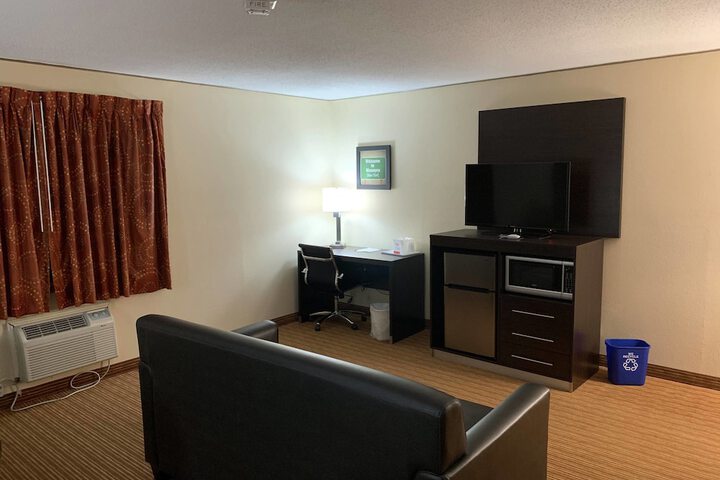Room 12 of 34