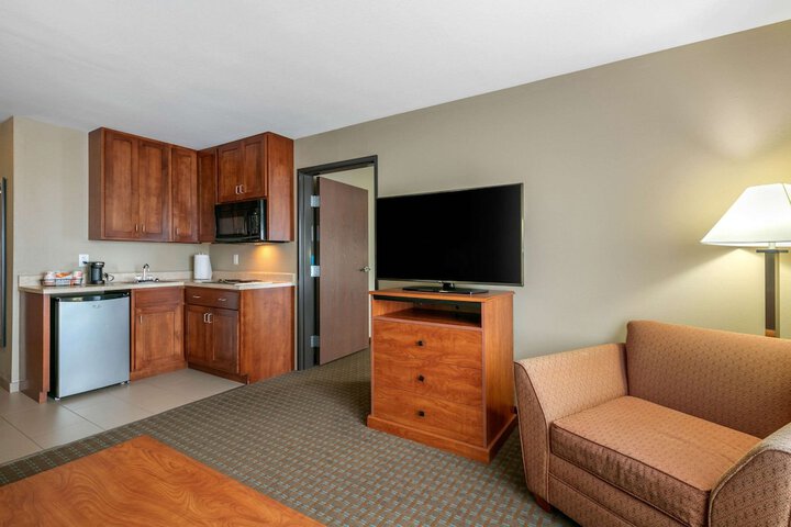 Comfort Inn & Suites Marion I-57