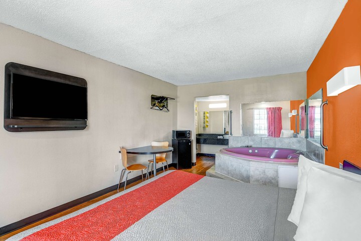 Motel 6 Calhoun GA