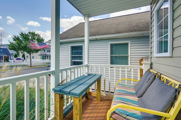 The 1818 Home w / Porch & Grill - 1 Mi to Beach!