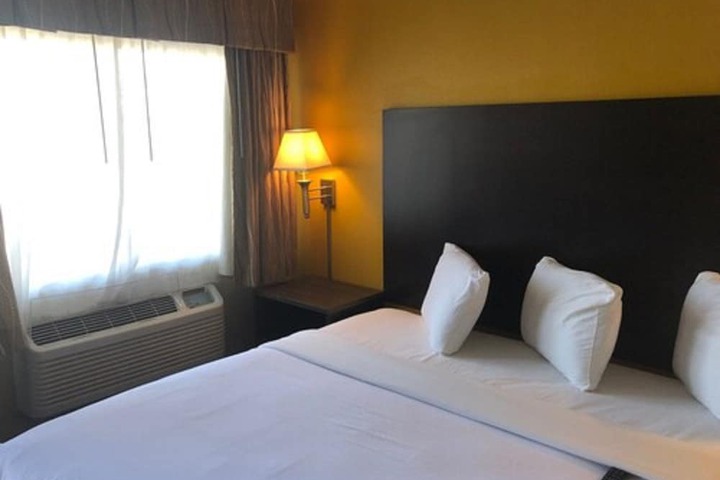 Room 20 of 37