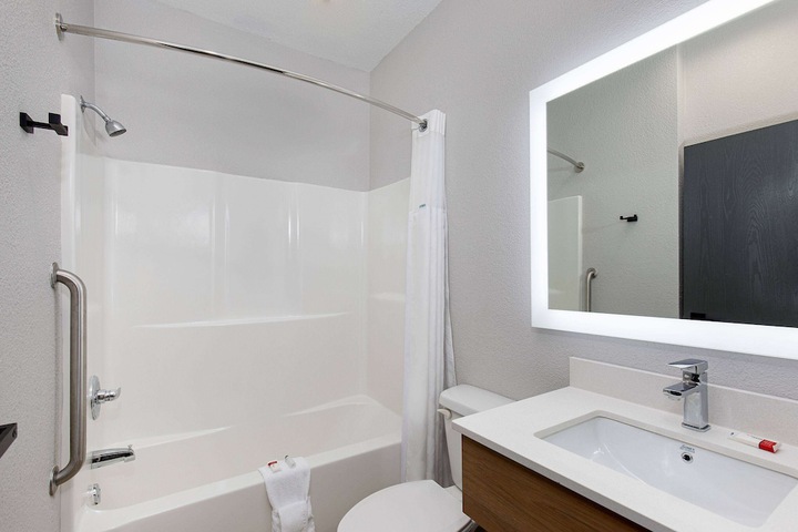 Microtel Inn & Suites by Wyndham Manchester
