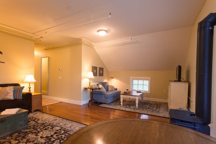 Room 8 of 48