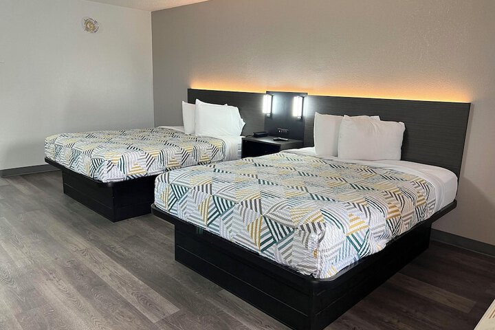 Motel 6 Middleburg Heights OH - Cleveland