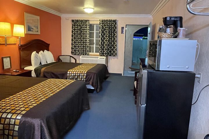 Room 14 of 23