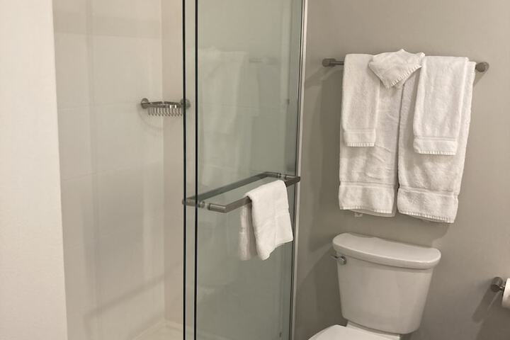 Room 3 of 6