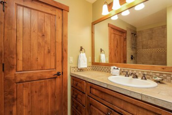 Discovery Chalet 374 - Three Bedroom Cabin