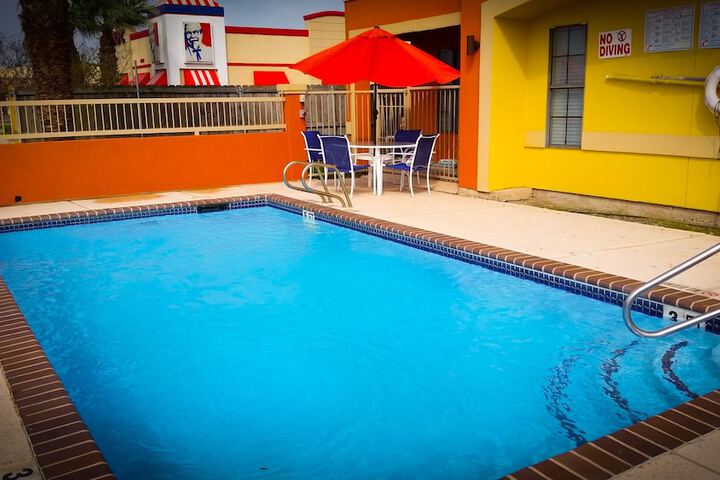 Pool 6 of 29