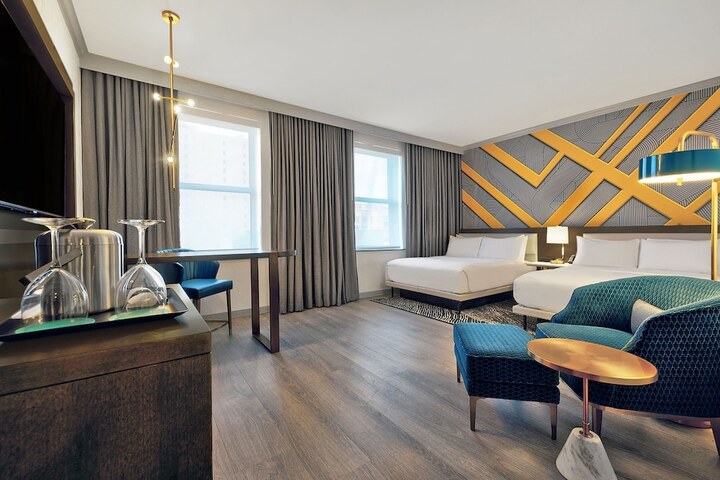 Room 21 of 38