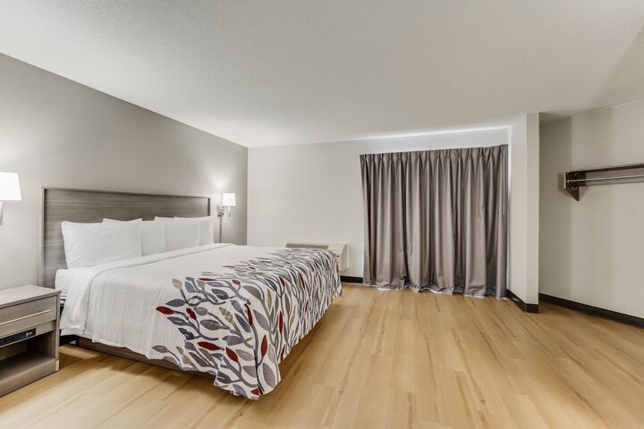 Room 10 of 36