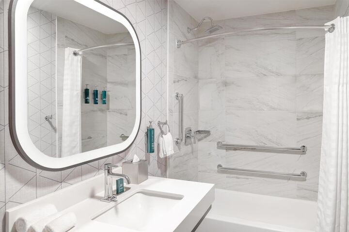 DoubleTree by Hilton Owatonna