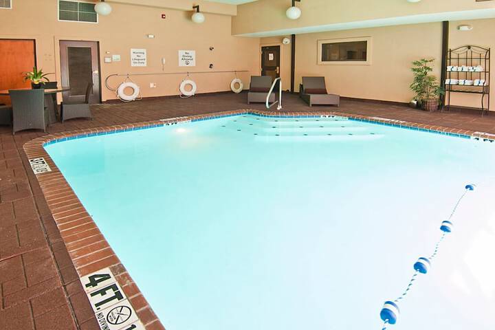 Pool 4 of 23