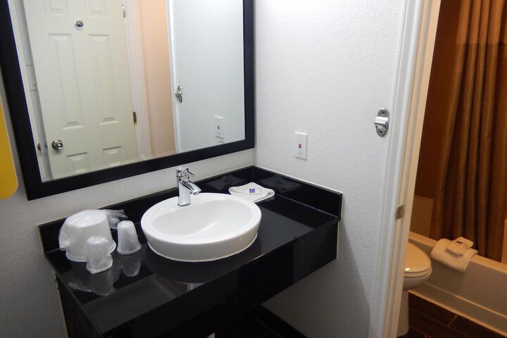 Motel 6 Portland TX