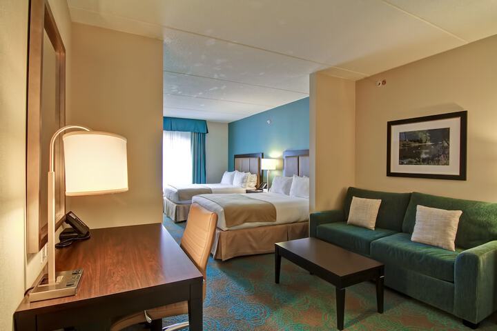 Room 40 of 74