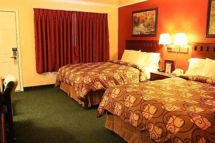Room 11 of 20