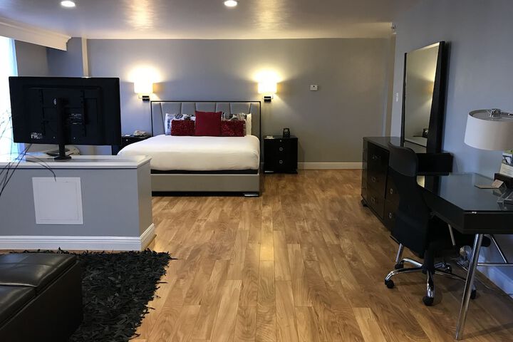 Room 17 of 36