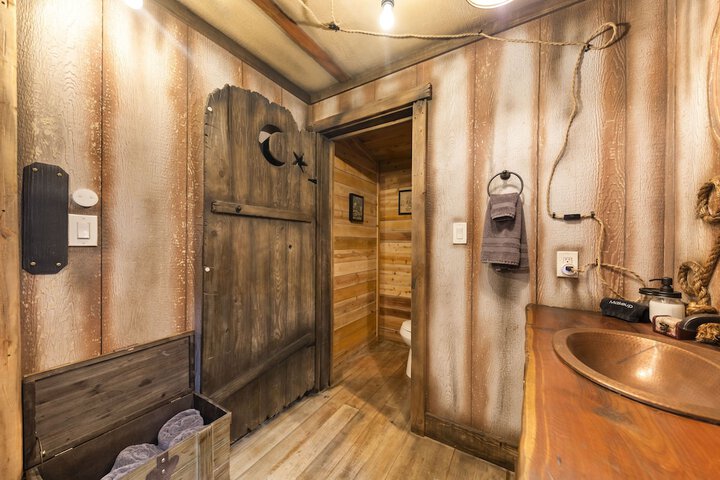 Room 71 of 81