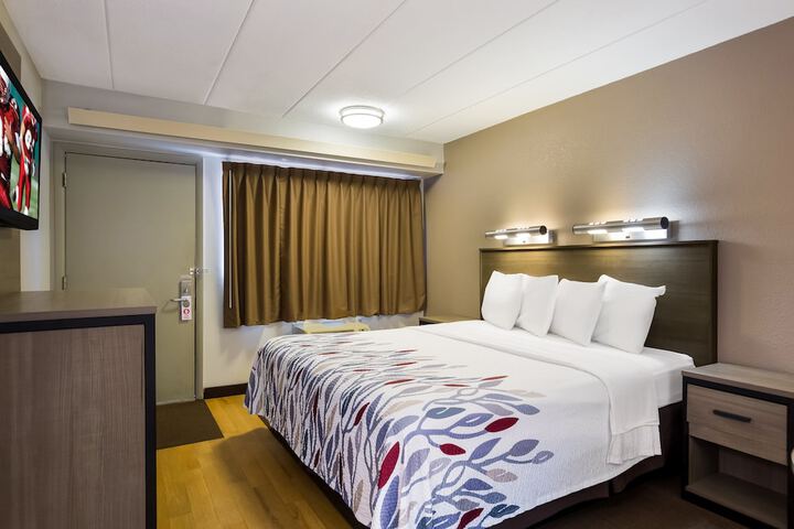 Room 18 of 32