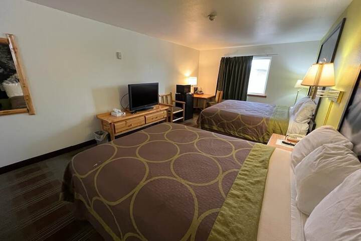 Room 8 of 28