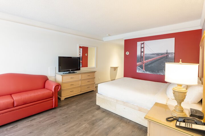 Room 70 of 132