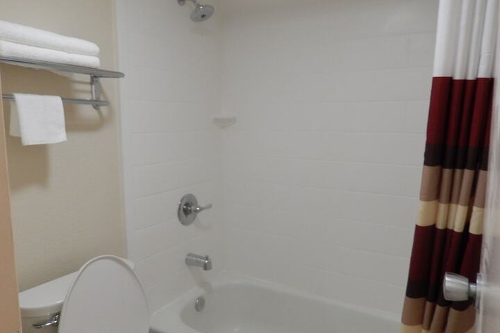 Room 11 of 16