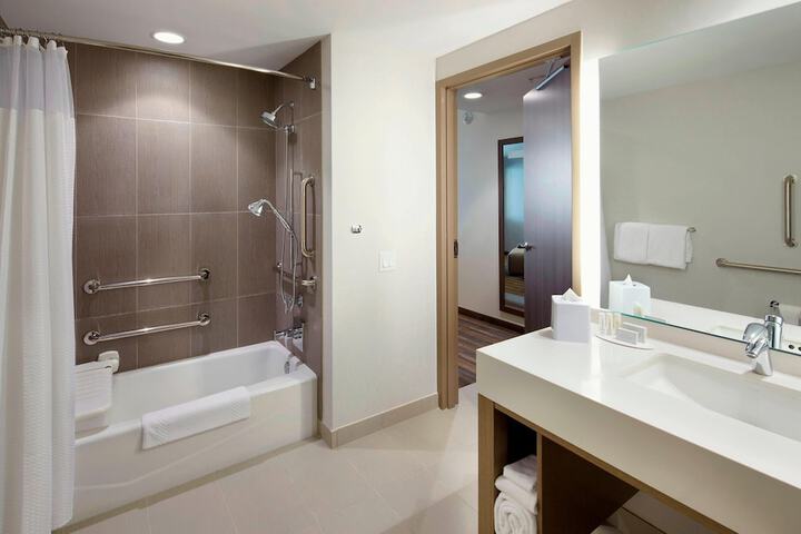 Room 21 of 36