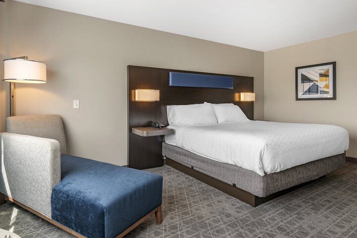 Room 11 of 31