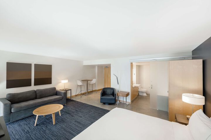 Room 33 of 50