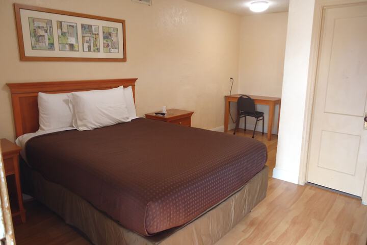 Room 18 of 36