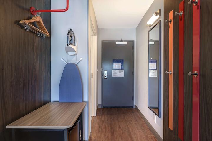 Room 40 of 52