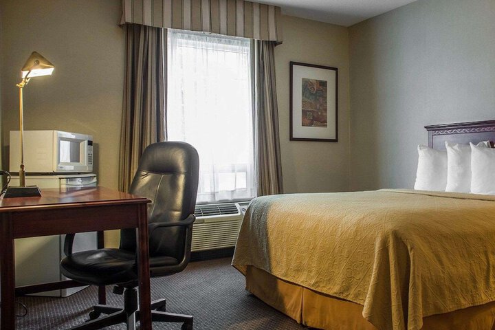 Room 17 of 39