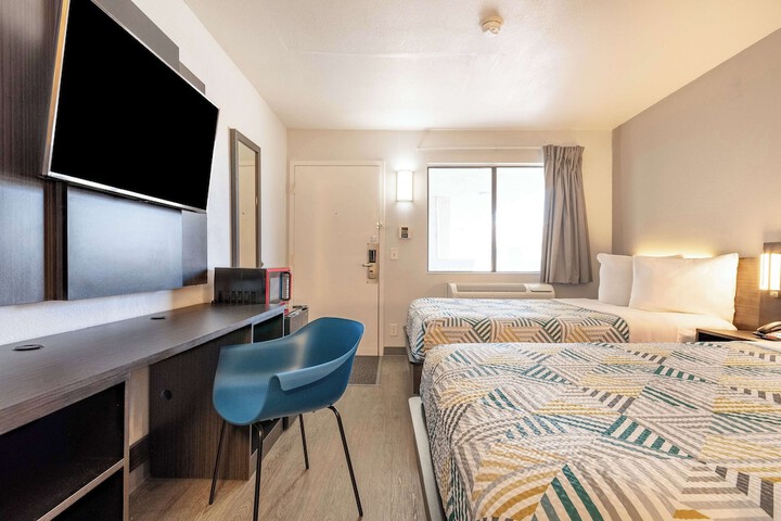 Room 27 of 29